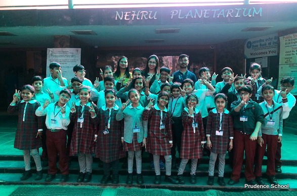 Trip-to-Nehru-Planetarium-Grade-3